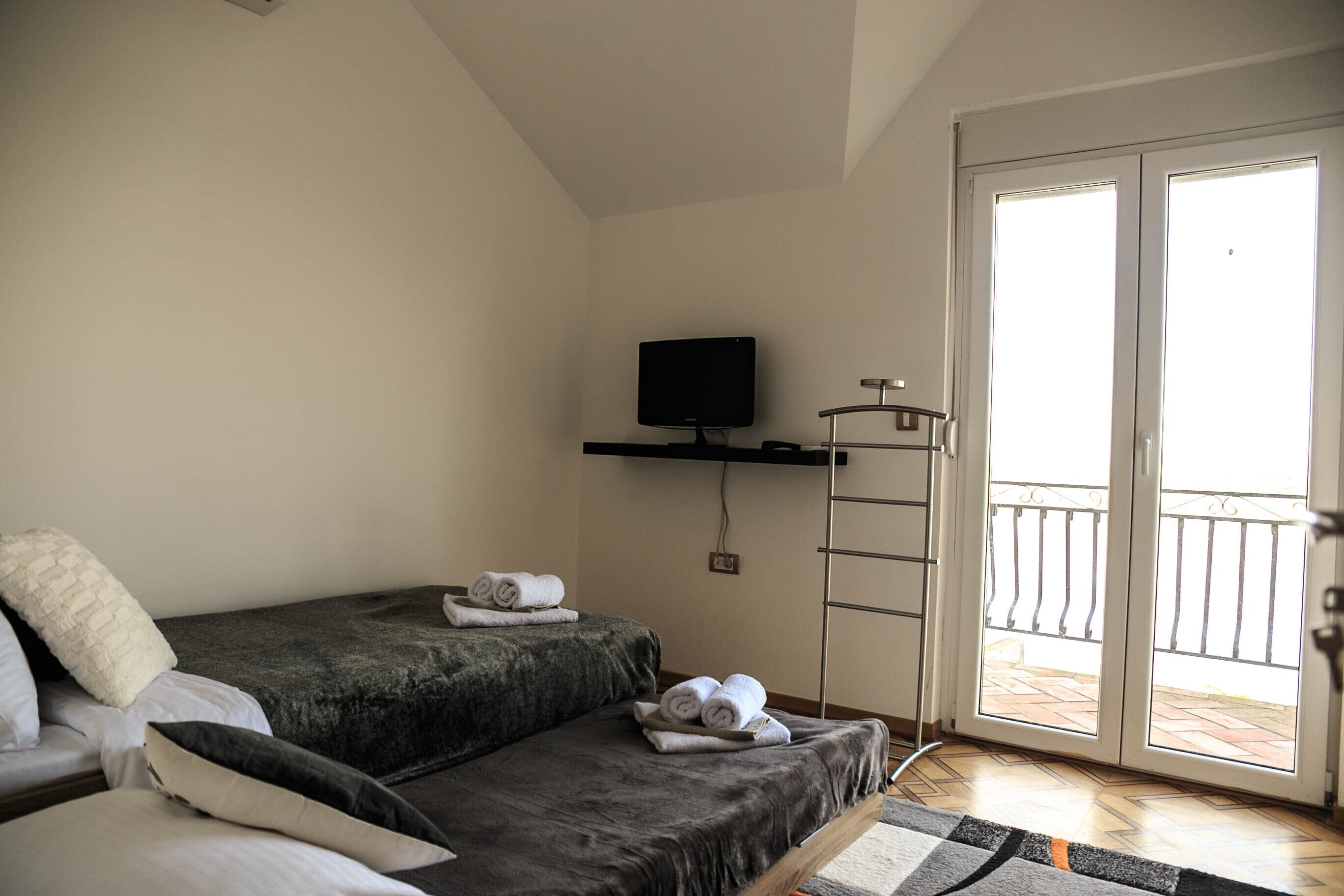 3 chambres, fer et planche à repasser, accès Internet, draps fournis