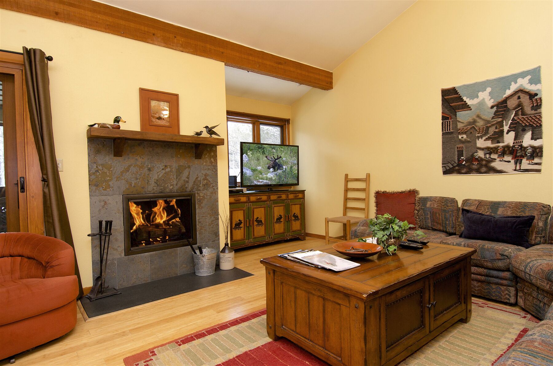 Peace of the mountains, mere minutes from town and ski hill
