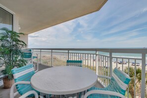 Outdoor dining - Oceanfront luxury condo and great amenities + Free Attraction Tickets! (North Myrtle Beach)