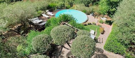 Piscine extérieure (ouverte en saison)