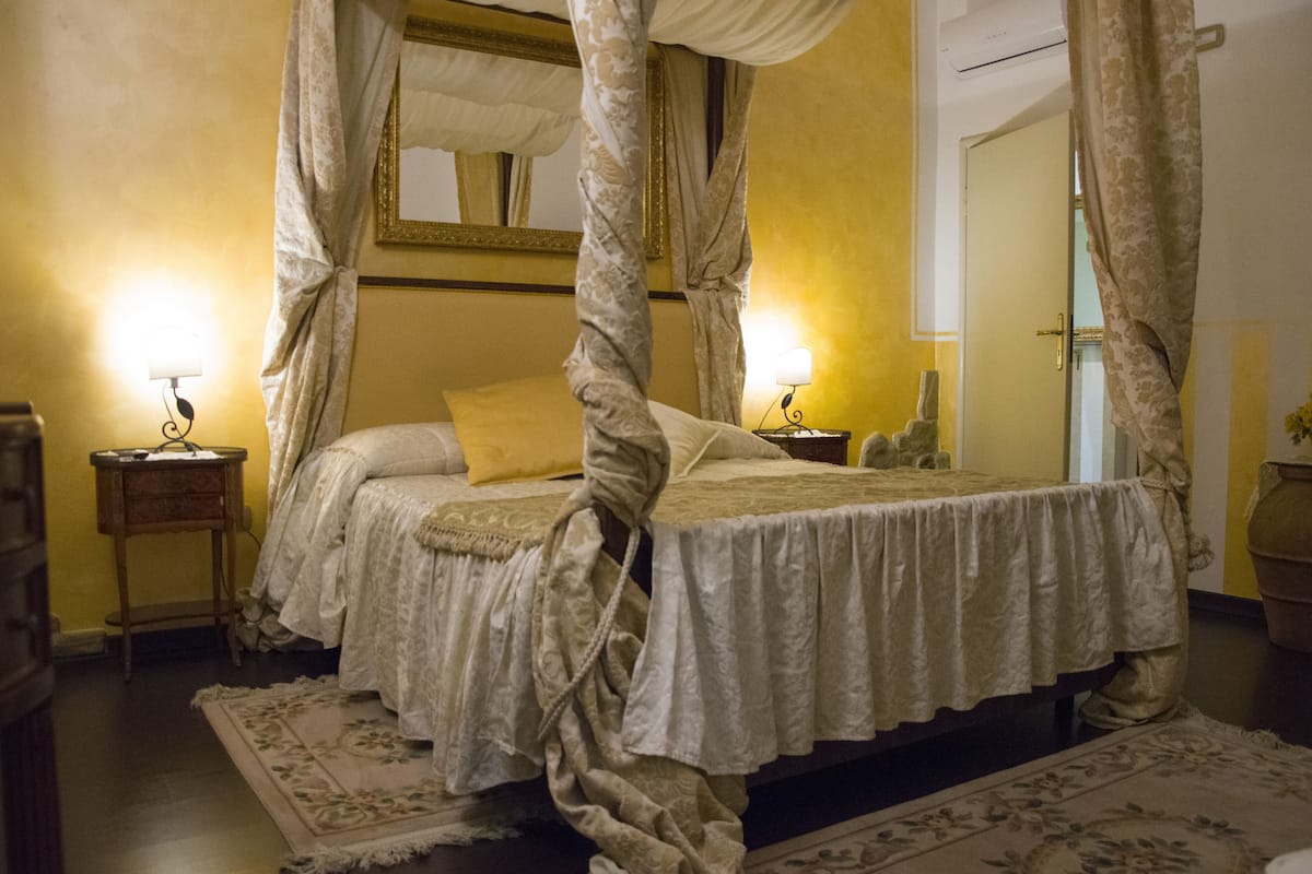 Double Room | Desk, free WiFi, bed sheets, wheelchair access