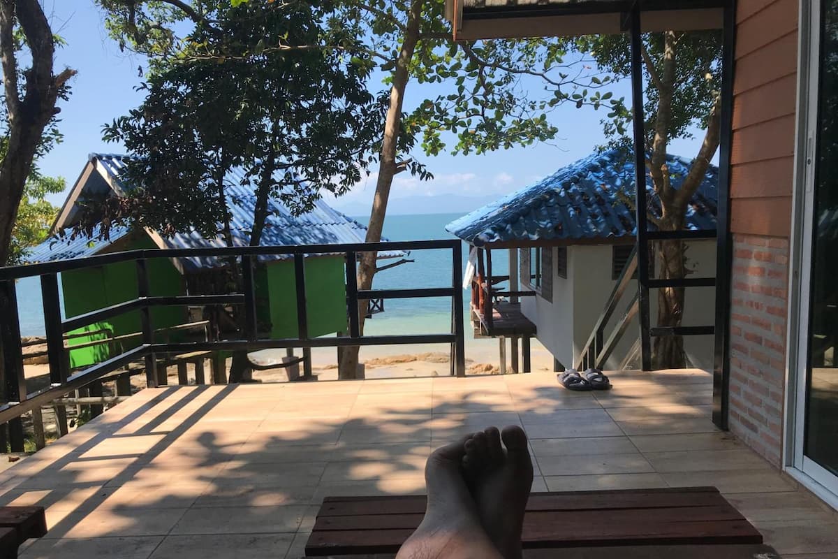 Medium Bungalow Seafront | Balcony