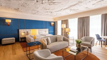 Honeymoon Suite inklusive Spa-Zugang | Minibar, Zimmersafe, individuell eingerichtet, Schreibtisch