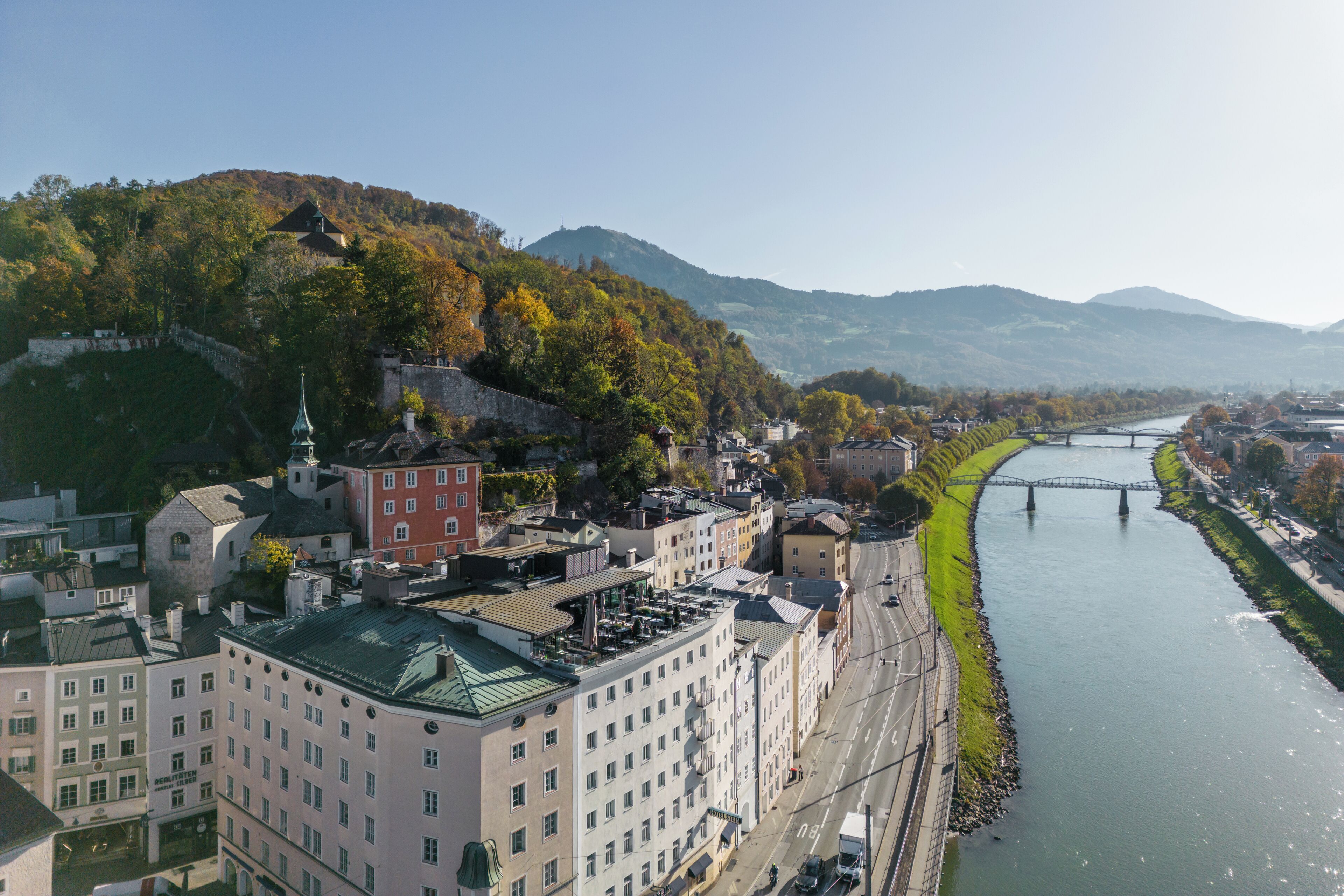 Vista frontal de la propiedad