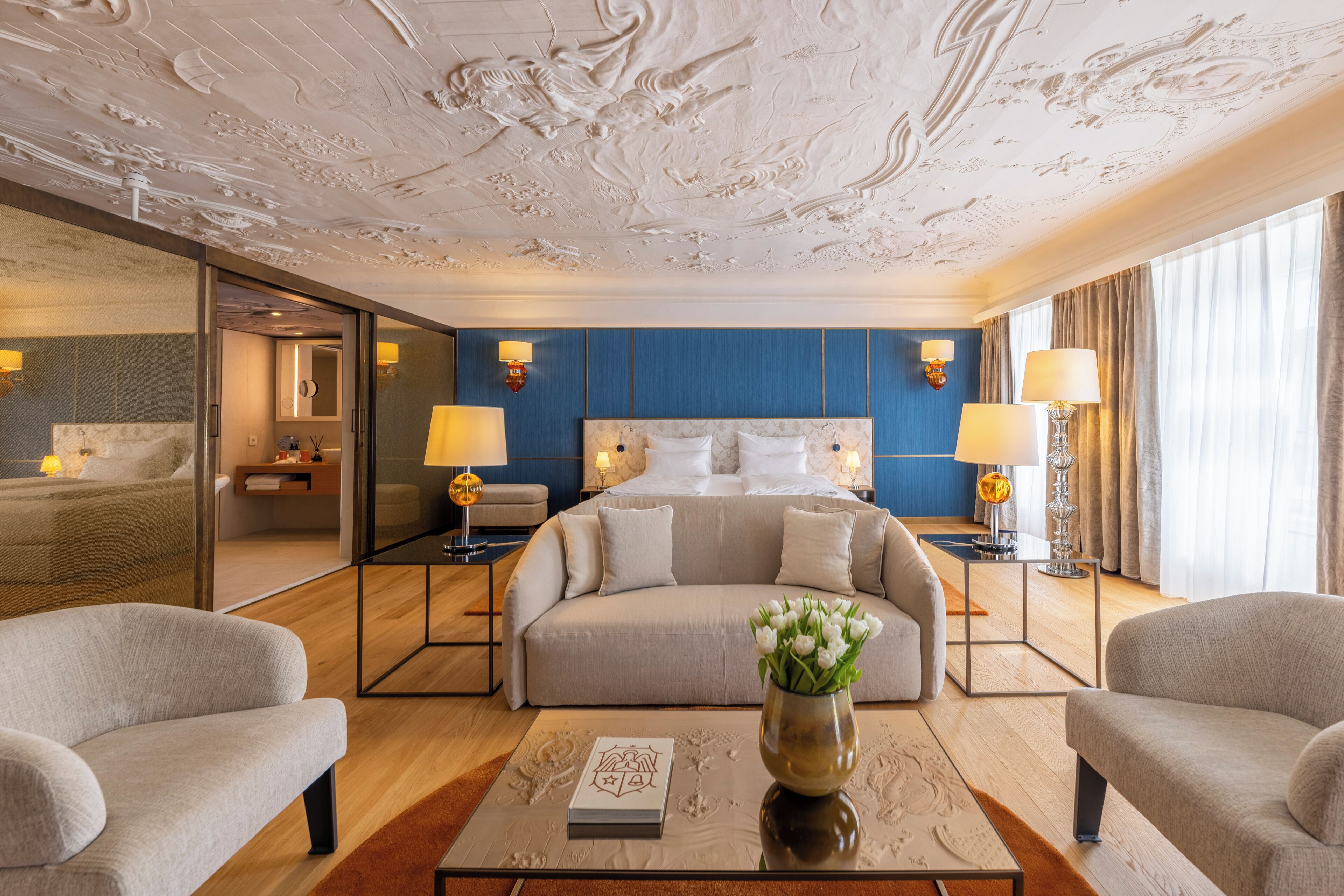 Honeymoon Suite with Spa access | Minibar, in-room safe, desk, blackout curtains