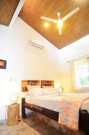 2 habitaciones, cuna de viaje, wifi gratis y ropa de cama