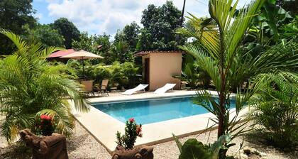 casa Iguana muy cerca de la playa con una lindissima vista en la jungla