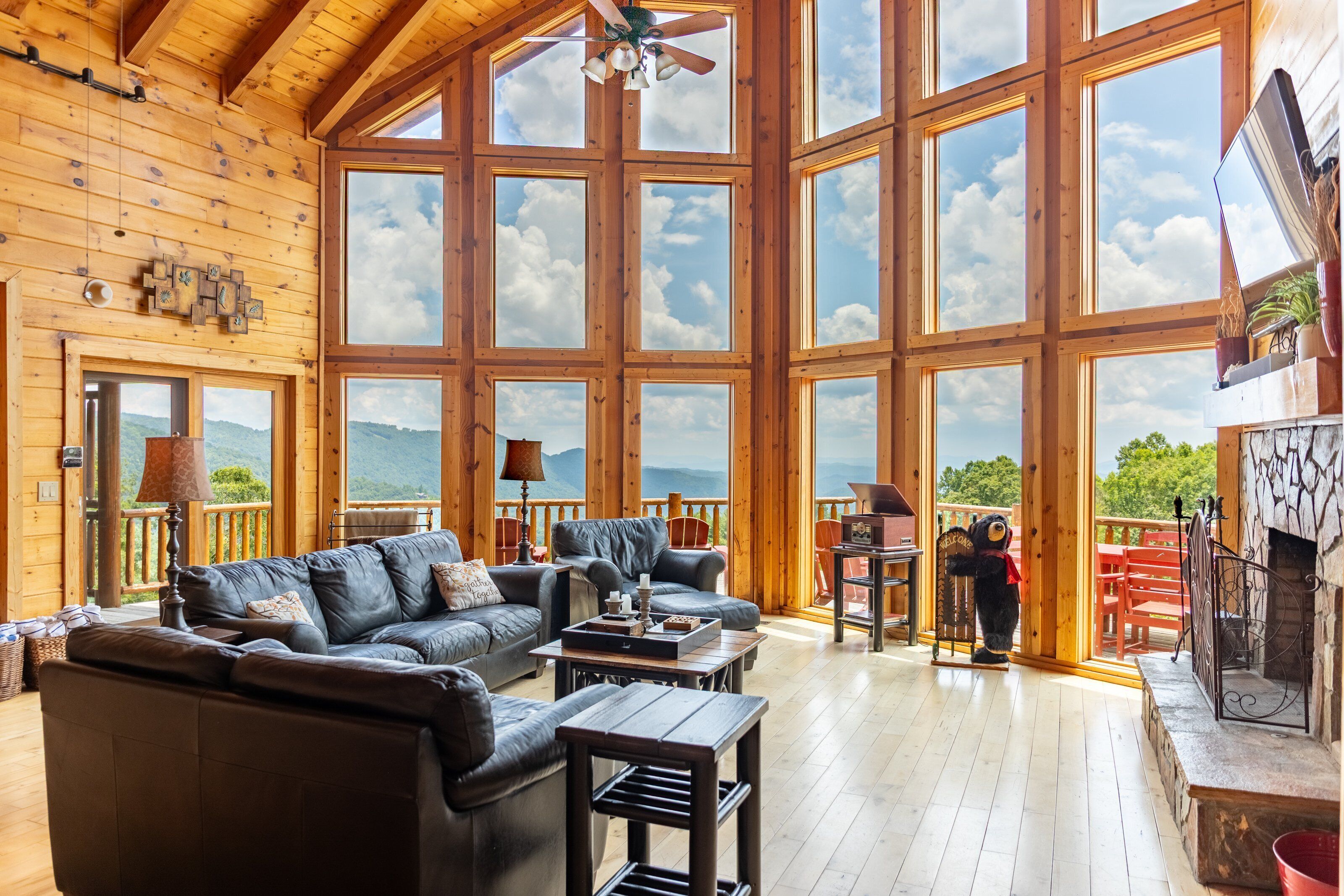 TV, fireplace, ping pong