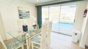Dining - ⚓3/2.5 Private Canal Front Pool Home on AMI⚓Close To Beaches (Holmes Beach)