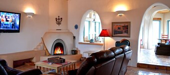 Casa de Legado Private Setting with Panoramic Mountain Views, Private Hot Tub