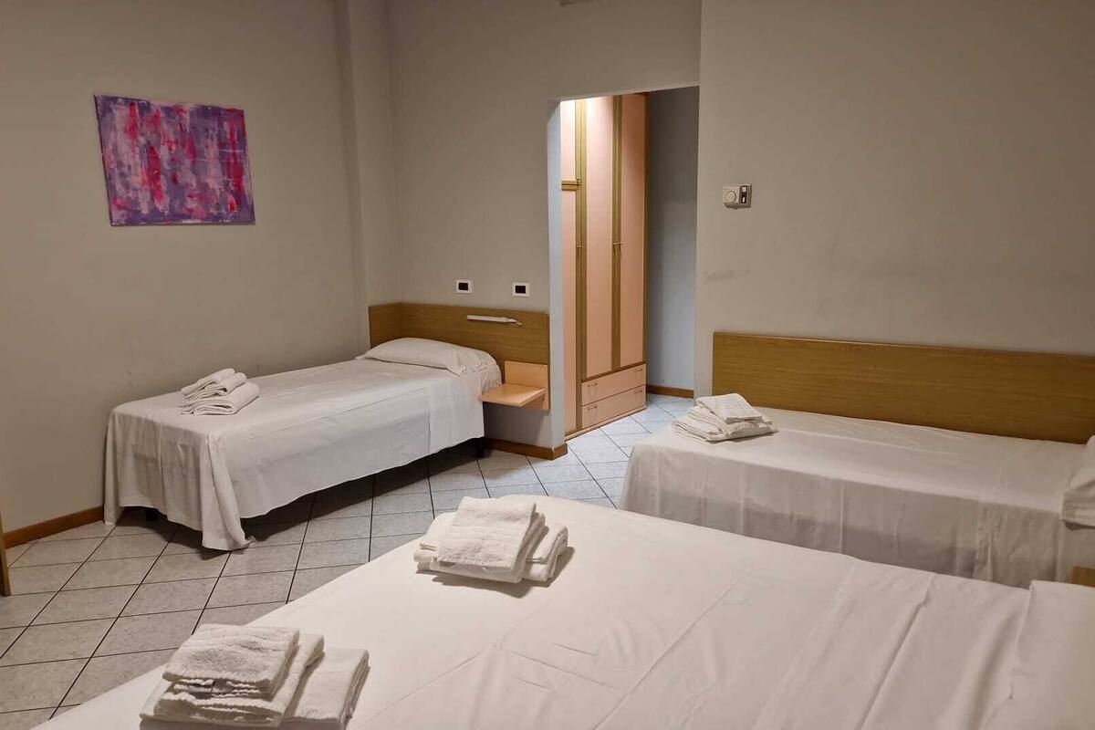 1 bedroom, desk, free WiFi, bed sheets