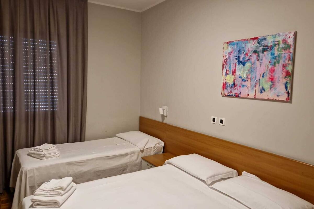 1 bedroom, desk, free WiFi, bed sheets