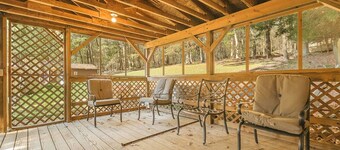 Mark's Retreat | 4BR, 3BA, Hot Tub, Fireplace, Fenced Yard!