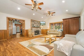 TV, fireplace, DVD player, stereo