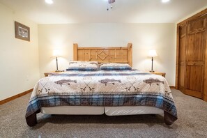 4 bedrooms, iron/ironing board, WiFi, bed sheets