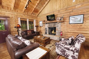 電視、壁爐、電子遊戲、足球機