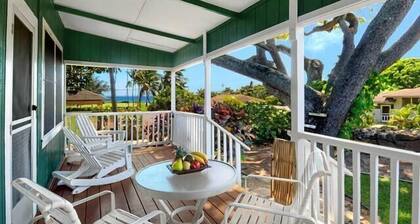 Plantation Cottage, comfortable & simple, just a short block to the ocean.
