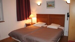 Twin Room - Hôtel de l'image (Illiers-Combray)