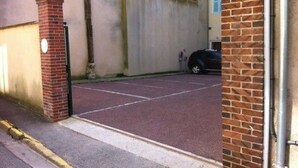 Parking - Hôtel de l'image (Illiers-Combray)