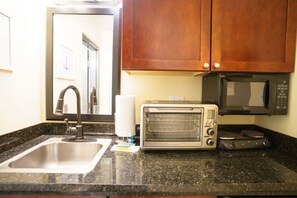 Fridge, microwave, dishwasher, coffee/tea maker
