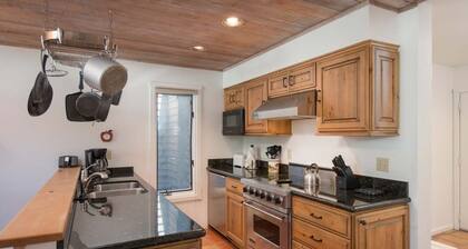 2br / 2ba Primrose 1712: 2 BR / 2 BA-osakehuoneistoa Wilsonissa, vuodepaikkoja 4