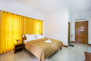 Standard Room | Minibar, desk, free WiFi, bed sheets - Exotic Inn Lembongan (Lembongan Island)