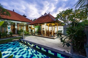 Outdoor pool - Exotic Inn Lembongan (Lembongan Island)
