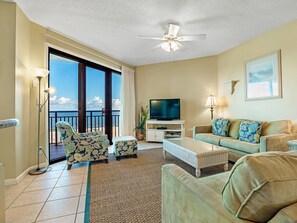 Fernseher, DVD-Player, Stereoanlage