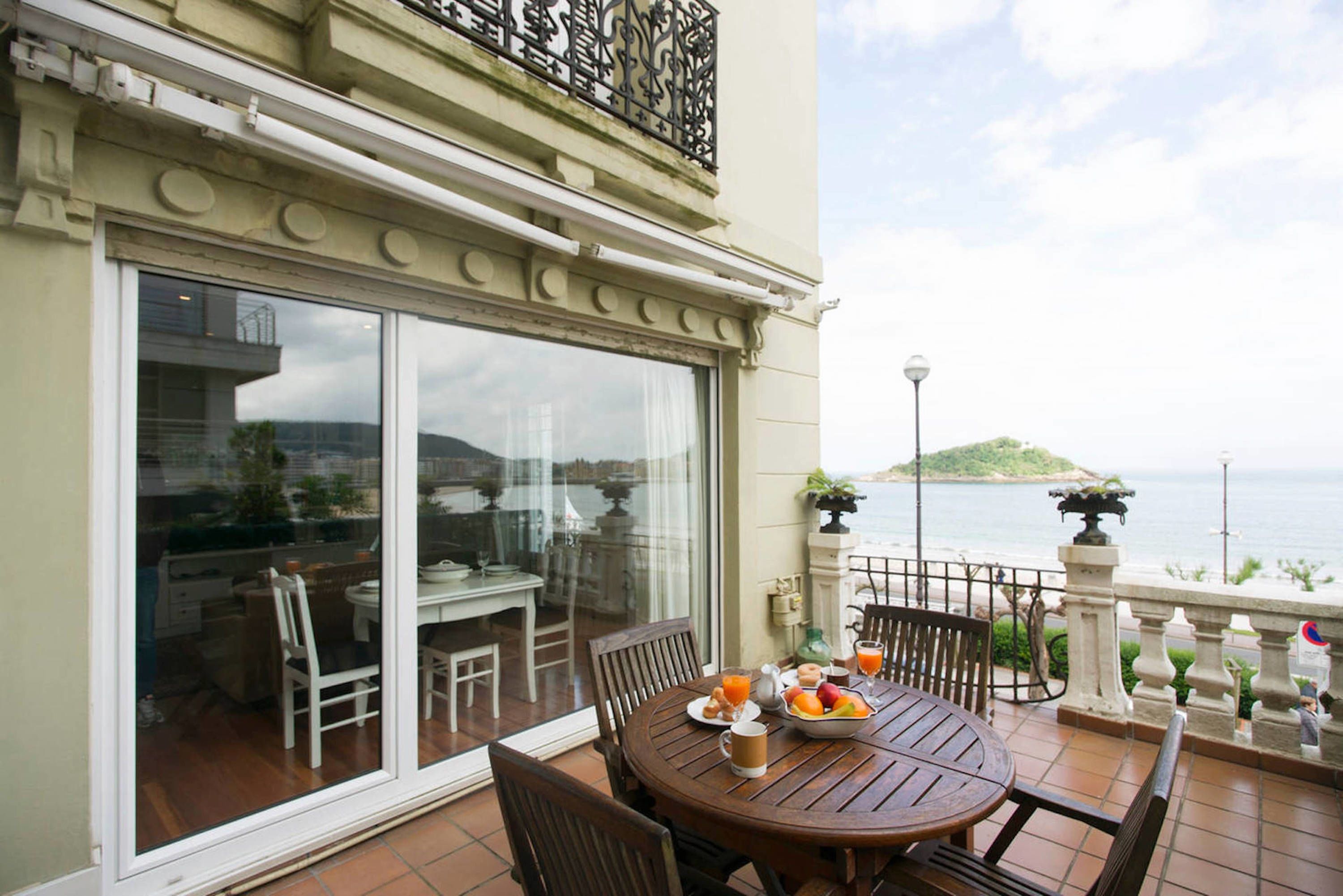 Photo - BREATHTAKING TERRACE VIEWS in luxury apartment - by www,SanSebastianApartments,es