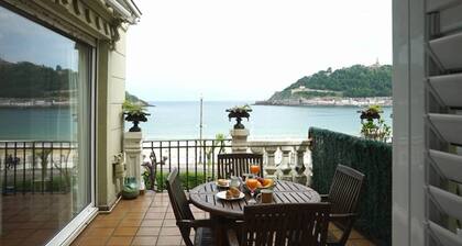 BREATHTAKING TERRACE VIEWS - by SanSebastianApartments.es