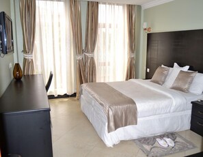 Bureau, fer et planche à repasser, Wi-Fi gratuit