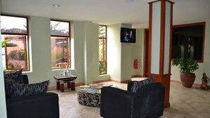 Lobby sitting area - Panone Motel K.I.A (Arusha)