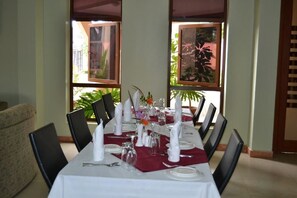 Breakfast, lunch and dinner served - Panone Motel K.I.A (Arusha)