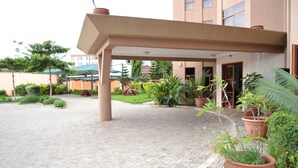 Property entrance - Panone Motel K.I.A (Arusha)