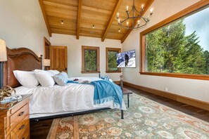 6 habitaciones, tabla de planchar con plancha y wifi gratis 