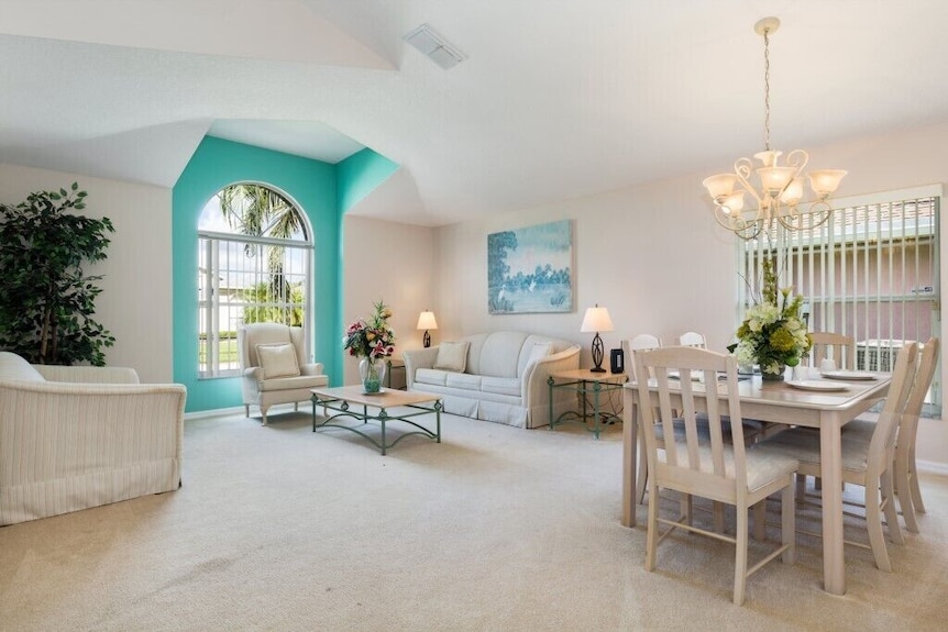 Magical 3br Pool Home In Oak Island Harbor Close To Parks - Four Corners, FL