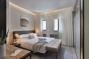 Classic | Premium bedding, in-room safe, desk, blackout curtains