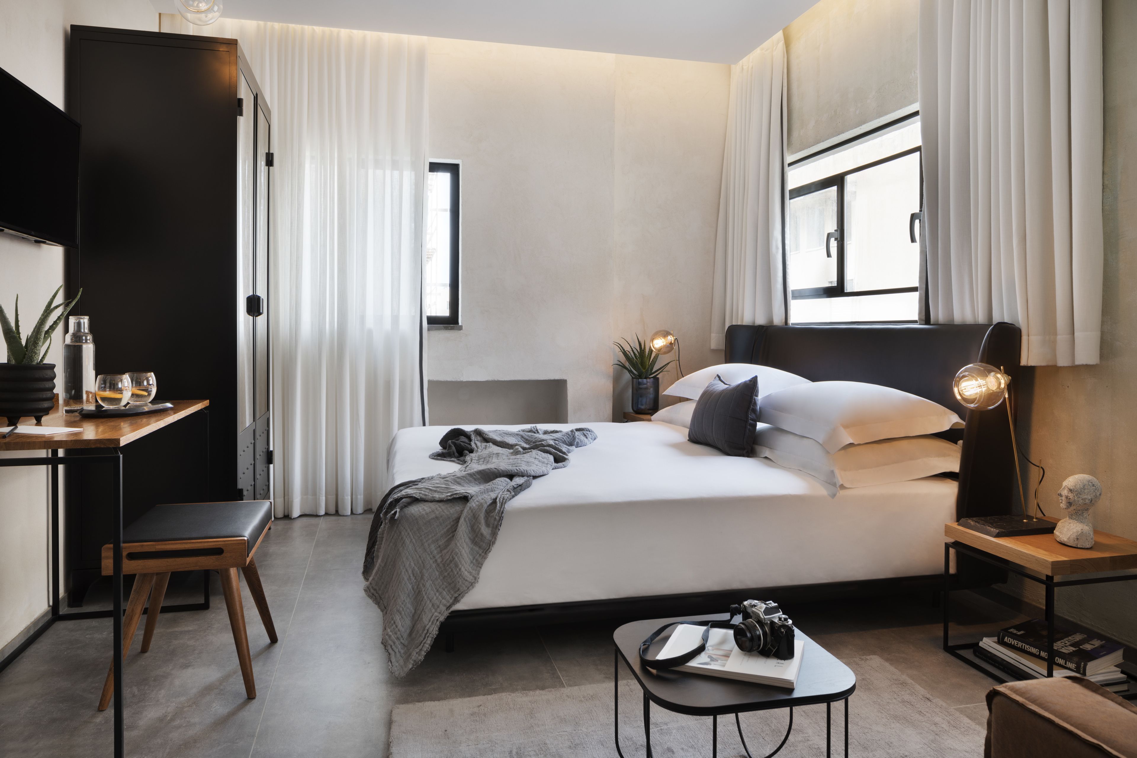 Deluxe | Literie de qualité supérieure, coffres-forts dans les chambres, bureau