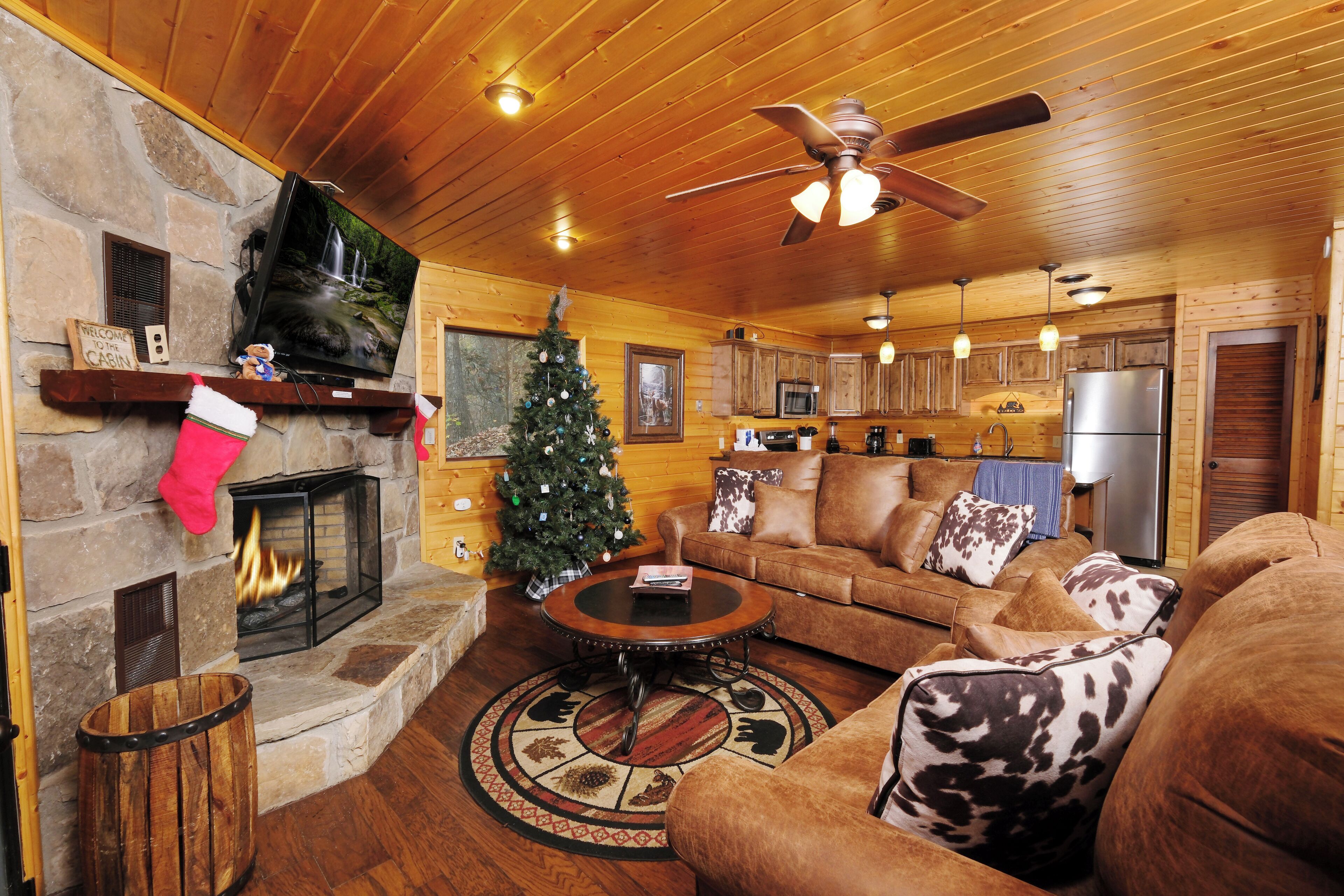 Smart TV, fireplace