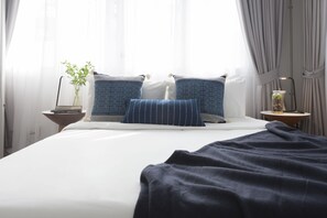 5-Bedroom Pool Villa | 4 ห้องนอน, ตู้นิรภัยในห้องพัก, โต๊ะทำงาน, ผ้าม่านกันแสง