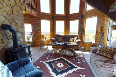 Juniper Ridge 5 BR Family Cabin