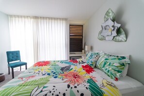2 bedrooms, iron/ironing board, travel crib, free WiFi - Hale Lilly, Legal short term Rental. (Kahuku)