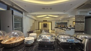 Free daily buffet breakfast - Best Smyrna Hotel (Kusadasi)