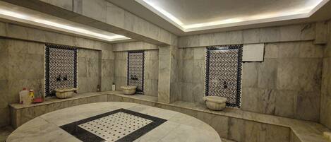 Sauna, Dampfbad, Warmsteinmassagen, Tiefengewebe-Massagen