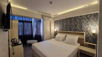 Minibar, desk, free WiFi