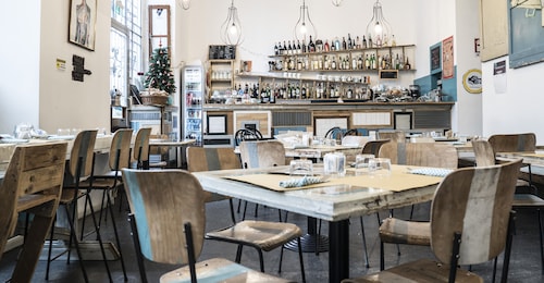 Madama Hostel & Bistrot