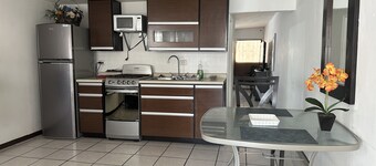 FULLY EQUIPPED APARTMENT!/ High speed wifi