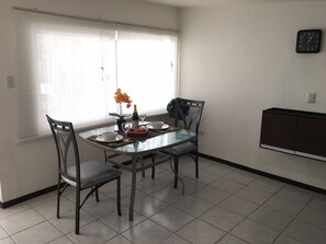 Dining - FULLY EQUIPPED APARTMENT!/ High speed wifi (Chihuahua)