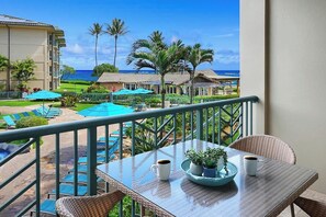 Outdoor dining - H206 Ocean View Suite - Modern and Clean - Sleeps 6 in Air Conditioned Comfort! (Kapaa)
