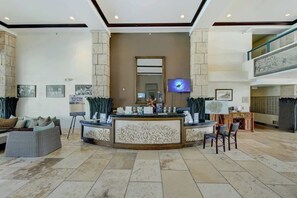 Lobby - H206 Ocean View Suite - Modern and Clean - Sleeps 6 in Air Conditioned Comfort! (Kapaa)
